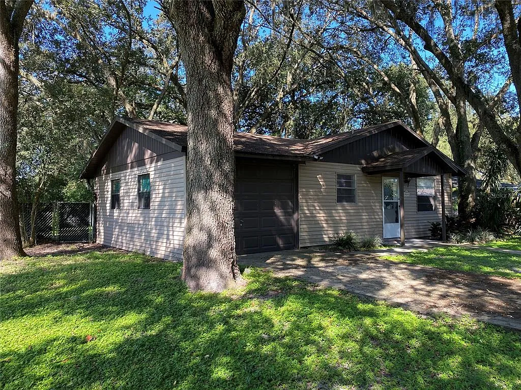 2 bed, 1.5 bath, 1092 sqft, $1,750 — Photo 2