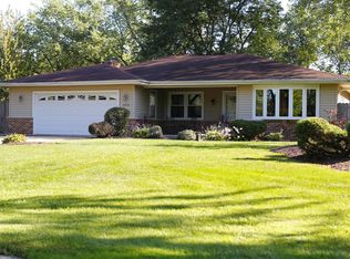 575 E Lane Dr, Villa Park, IL