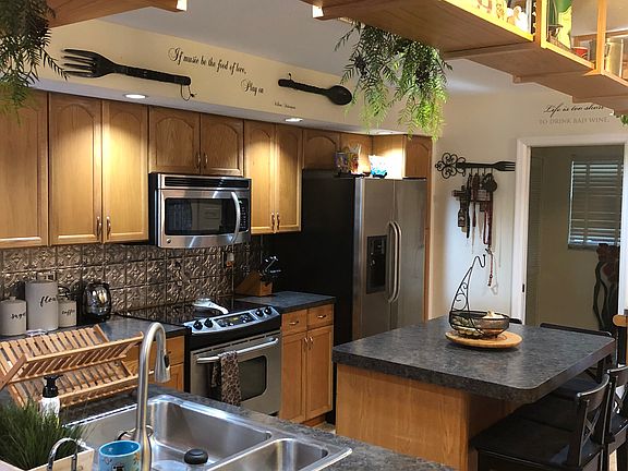 4th image of 150 Saint Ives Dr