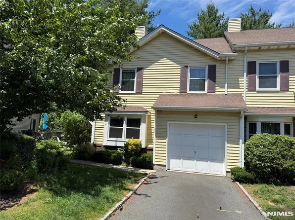 6 Chris Ct #6, Fair Lawn, NJ 07410