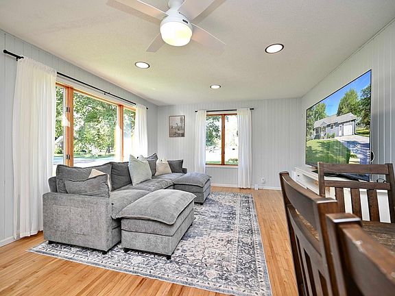 4th image of 204 Michaels St