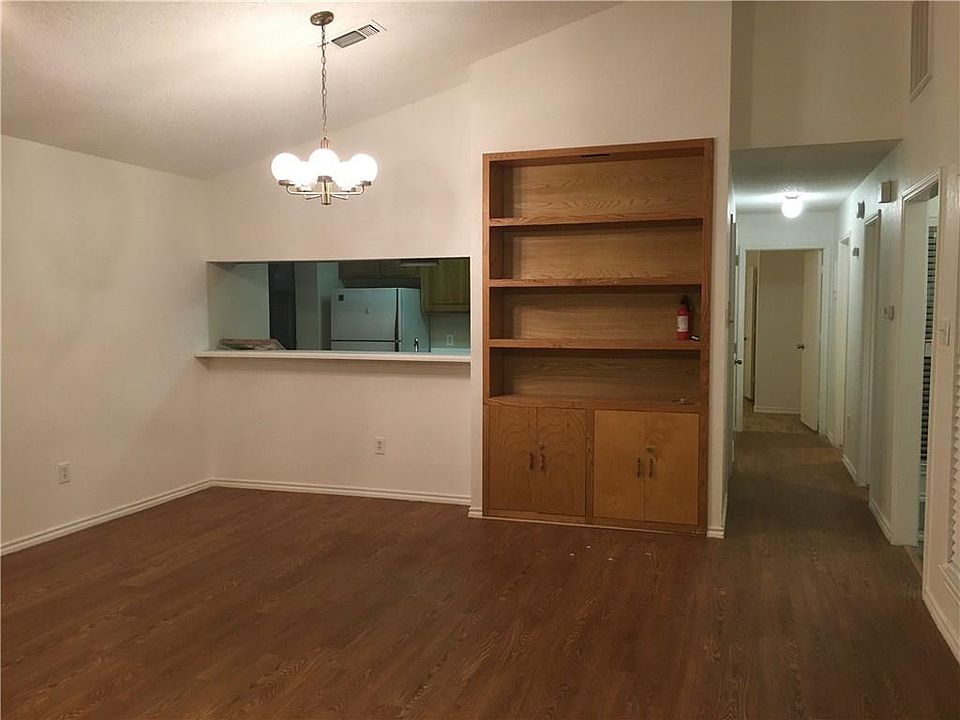 1st image of 901 Cedarland Blvd