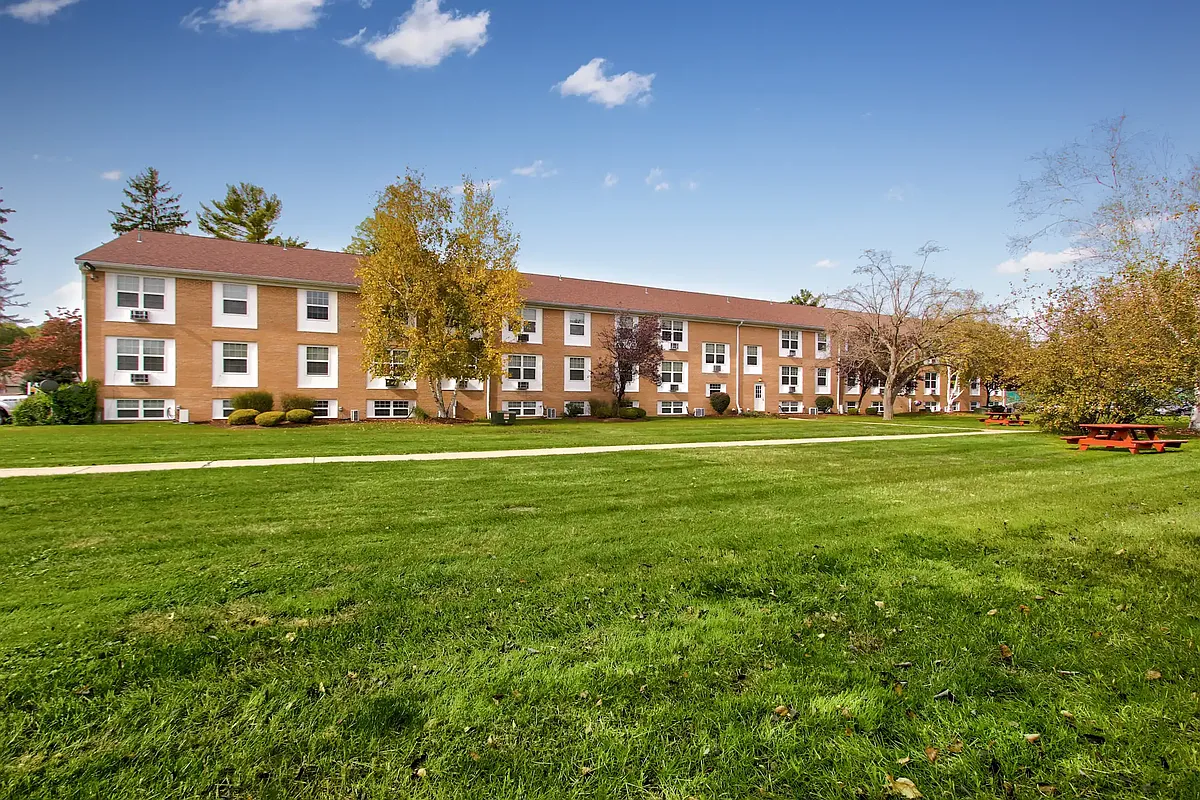 Building Photo - Boulevard Club Apartments