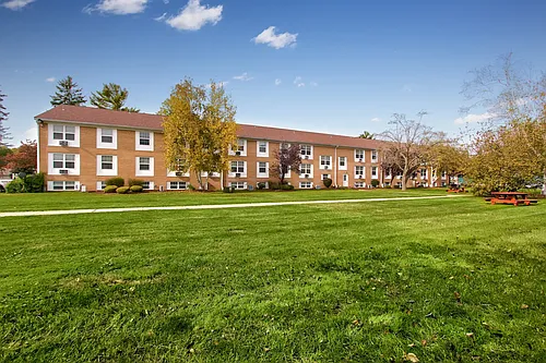 Boulevard Club Apartments Photo 1