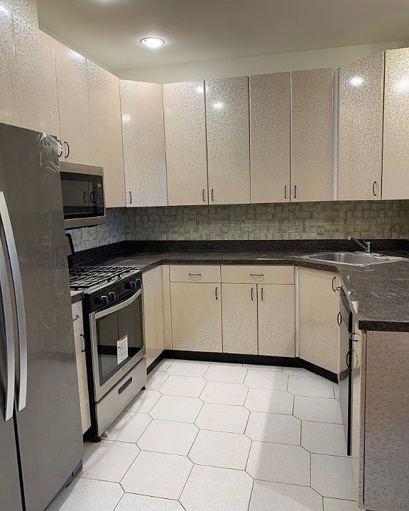 2nd image of 130 4th Pl APT 3