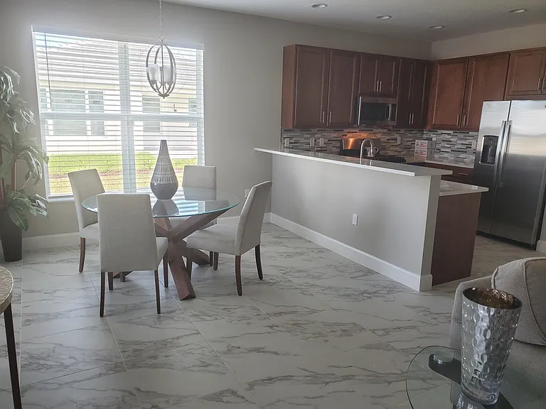 11826 SW Oceanus Blvd — Photo 2