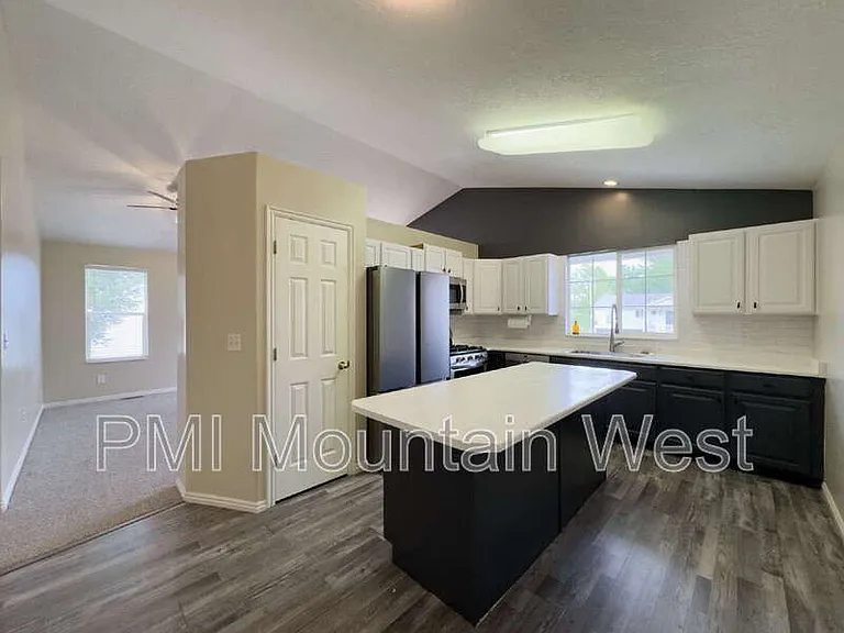 2419 W 1850 N — Photo 10