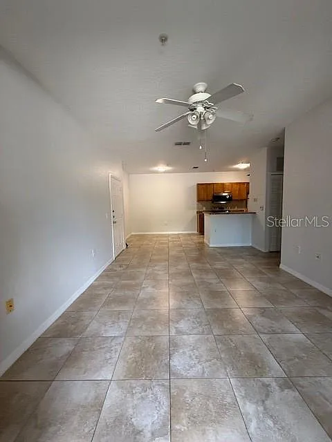 1 bed, 1.0 bath, 731 sqft, $1,350 — Photo 2