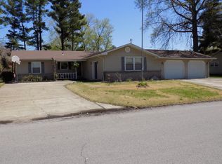 901 S Hadfield St, Marion, IL 62959