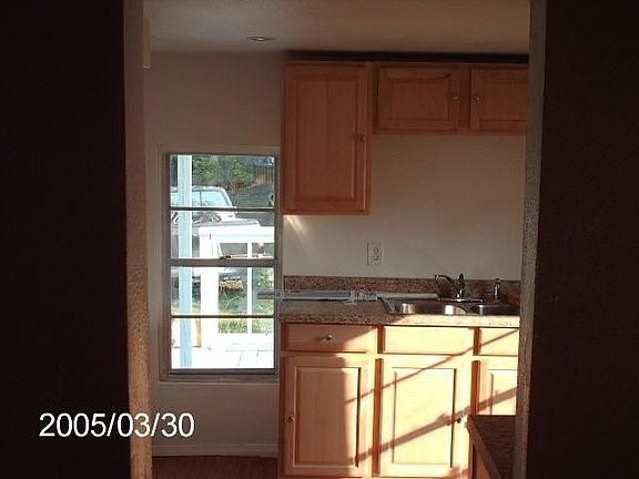 3rd image of 572 Washington St