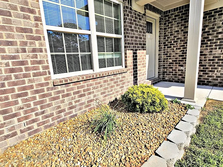 717 Iron Wood Dr SW — Photo 3