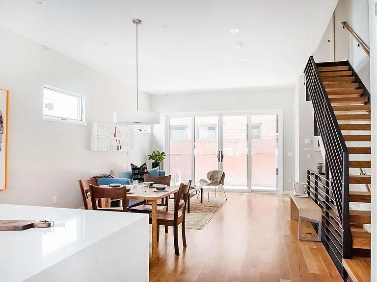 1834 Pearl St — Photo 2