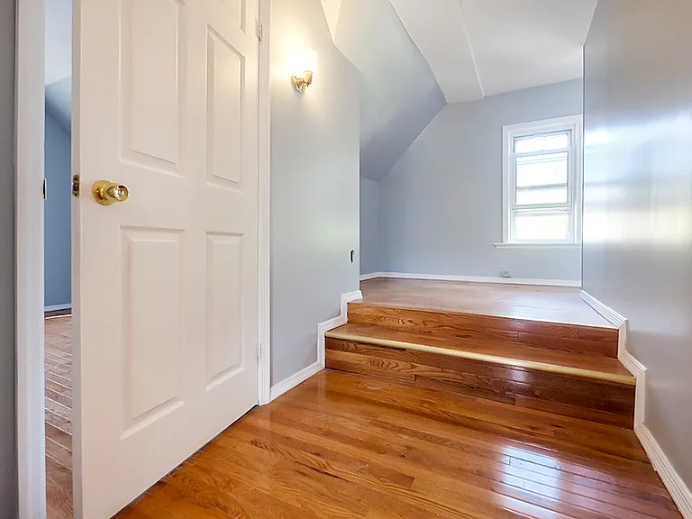 715 E 24th St #3 — Photo 7