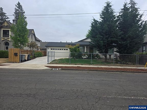 3rd image of 1626 E 1st Ave