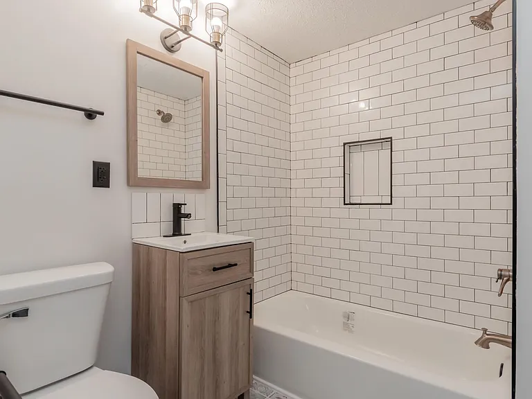 2901 R St #2 — Photo 10