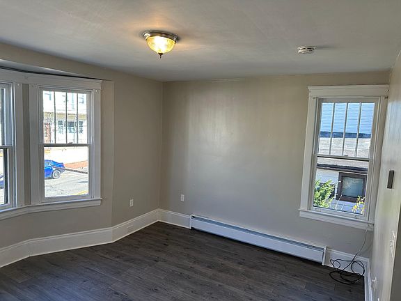 4th image of 106 Saint John St #2