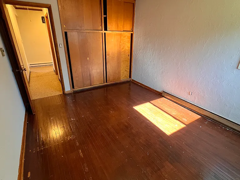 2803 Queen St — Photo 21