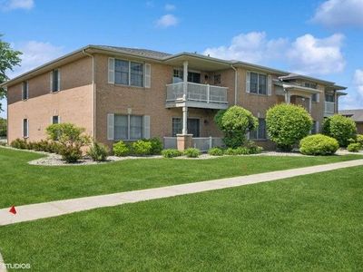 9826 Wildwood Cir UNIT 1-B, Munster, IN, 46321