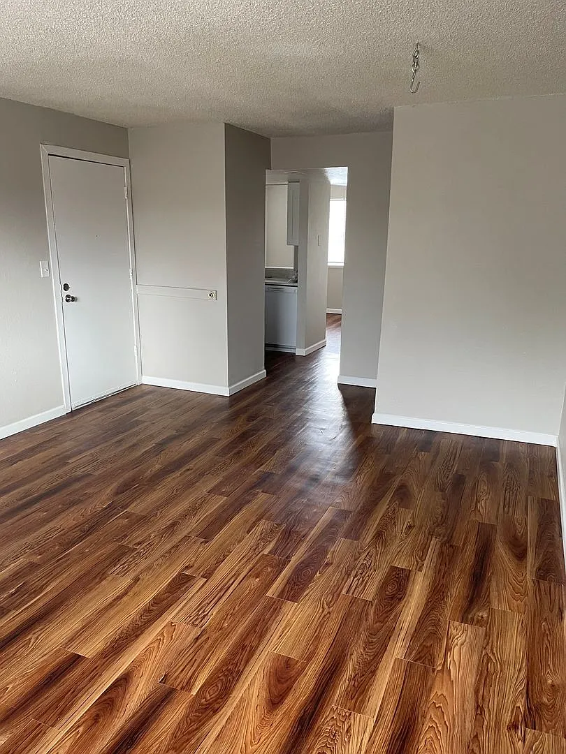 Remington Apartments — Photo 3