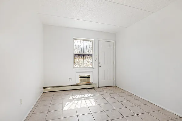 Rented by Compass | media 7