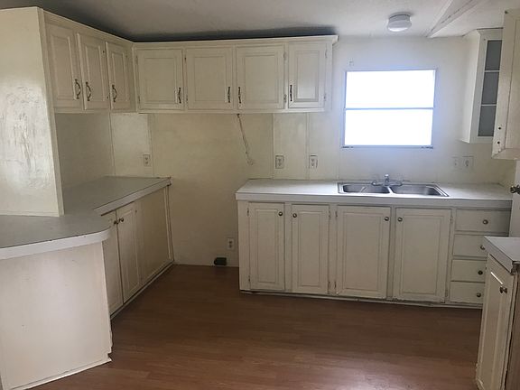 5th image of 418 Plantation Dr