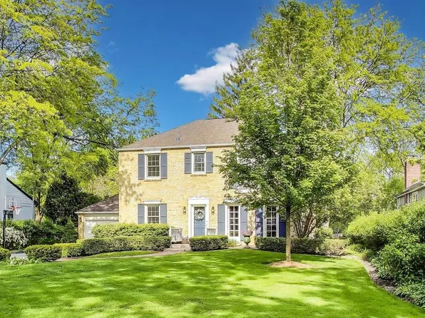 19 Timber Ln, Northbrook, IL 60062