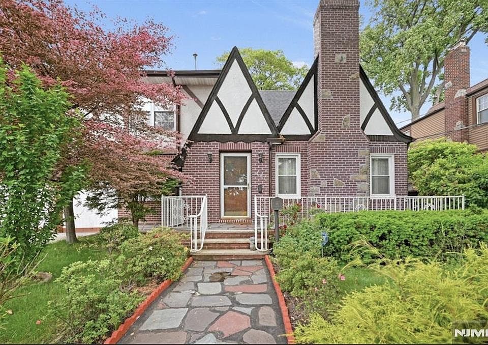 1st image of 497 Oakdene Ave