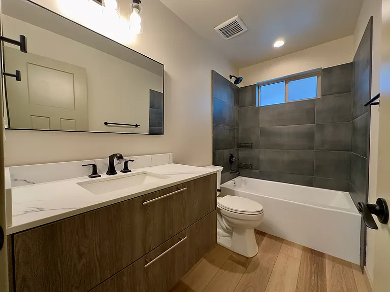 871 Glorene Ave #B — Photo 13