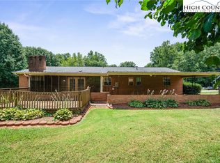 307 Brentwood Rd, Morganton, NC 28655