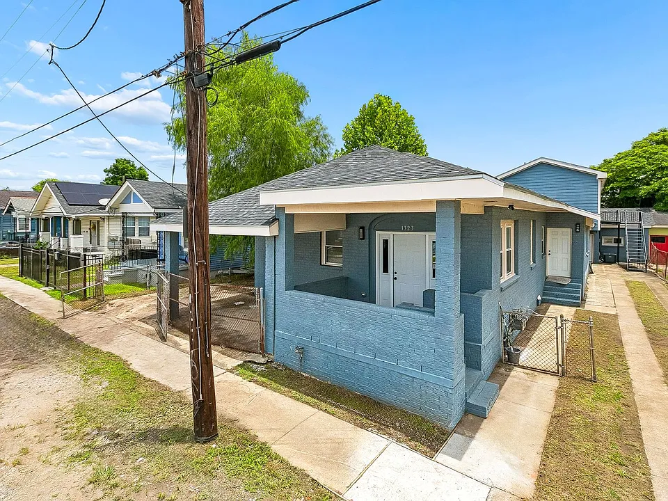 1323-1325 Pauline St
