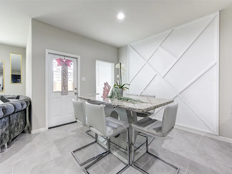 29623 Stanley Canyon Ln — Photo 5