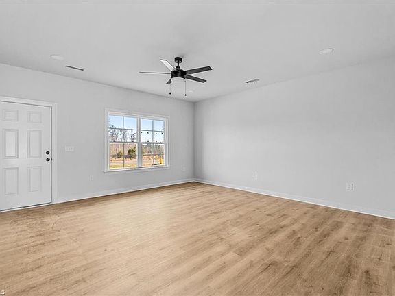 5th image of 860 Deadmon Rd