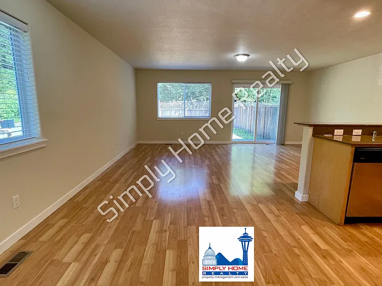 4526 5th Ave NW — Photo 11