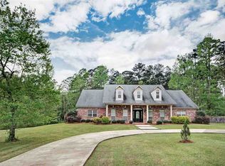 126 Hummingbird Rd, Magee, MS 39111
