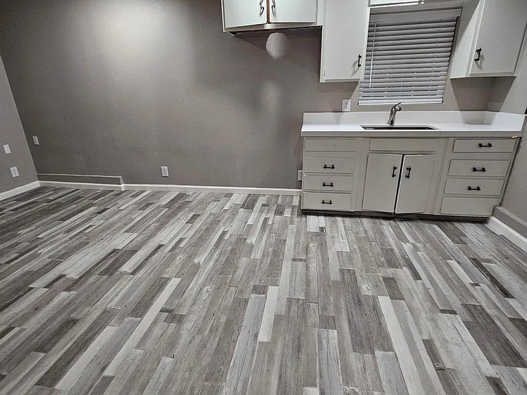 255 McCreery Ave — Photo 2