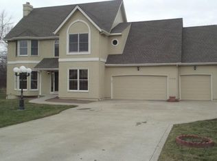 17648 157th Ter, Basehor, KS 66007