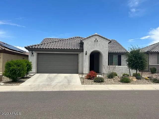 2 bed, 2.0 bath, 1829 sqft, $2,000 — Photo 1