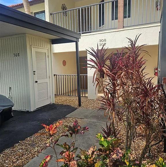 307 Pine Hollow Cir #307 — Photo 1