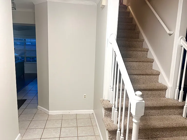 2733 Inglewood Ln — Photo 2