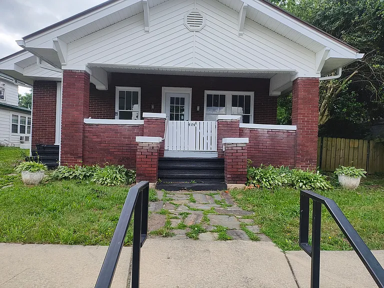 352 Main St — Photo 2