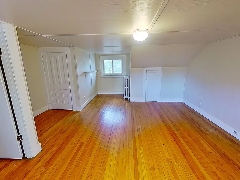 568 Park Ave #2 — Photo 9