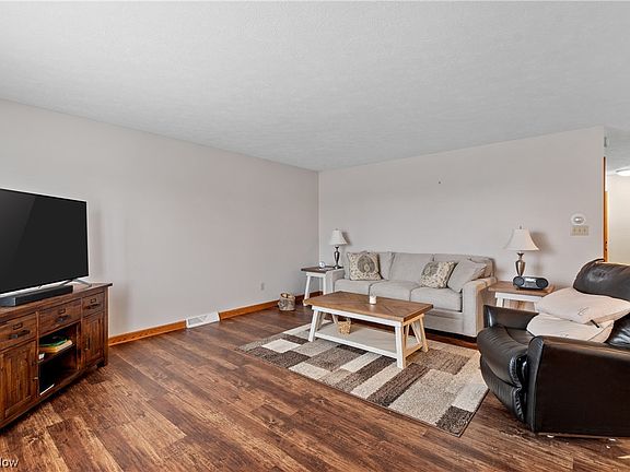 4th image of 331 W Heatherwood Dr