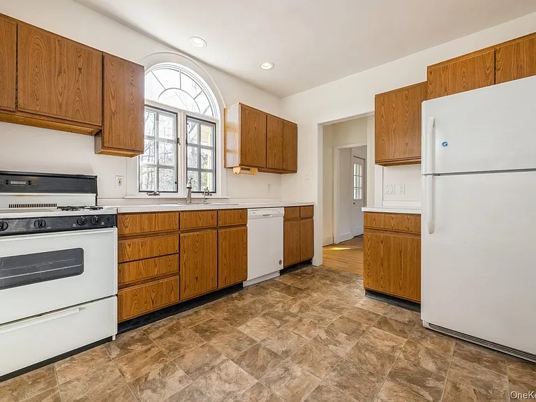 130 Soundview Rd — Photo 15