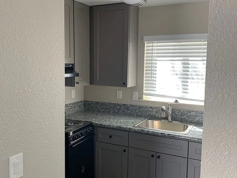 Stonecreek Apartments — Photo 4