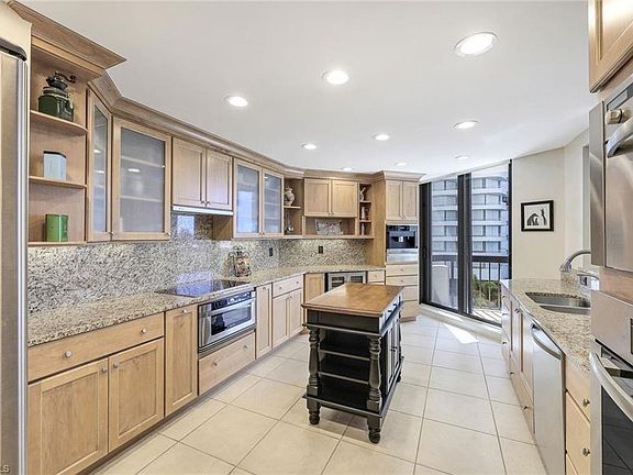 4th image of 220 S Collier BLVD #403