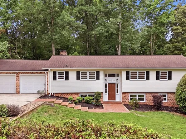 107 Edwards Mill Rd, Taylors, SC 29687
