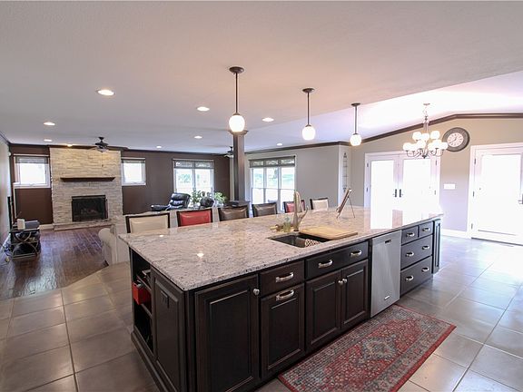 4th image of 1150 Woodridge Ct
