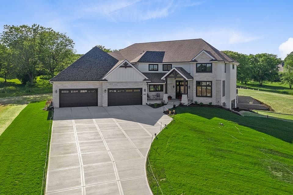 1st image of 7688 Badger Run Ct
