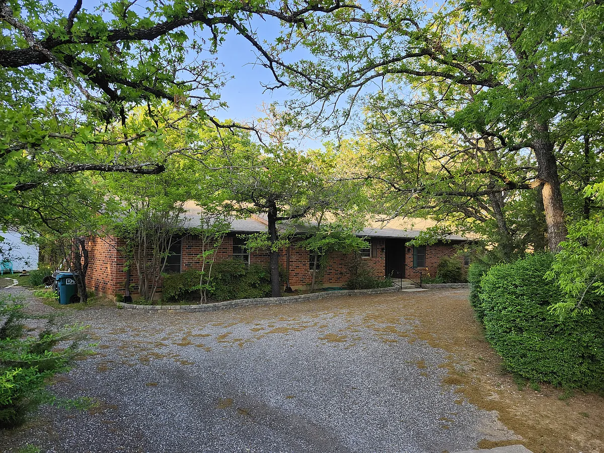 Building Photo - 1141 Wildwood Ln