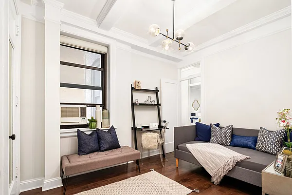 Sold by Compass | media 17